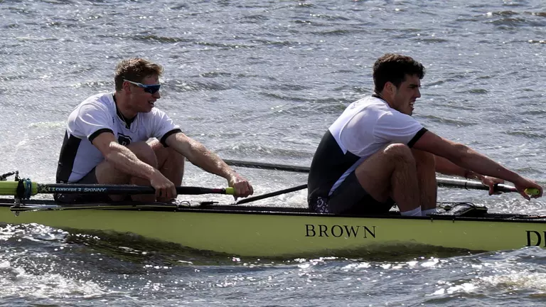 #7 Men's Crew Hosts #5 Dartmouth on the Seekonk Saturday
