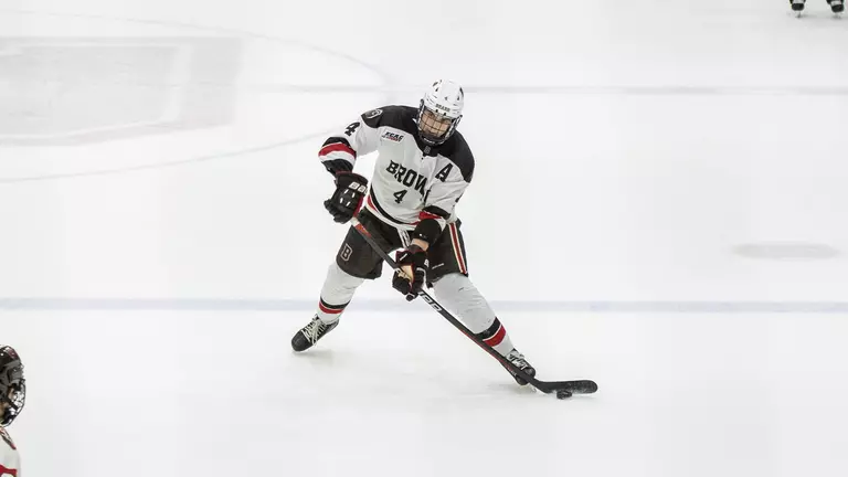 Men's Hockey Takes 4-1 Road win Over Stonehill