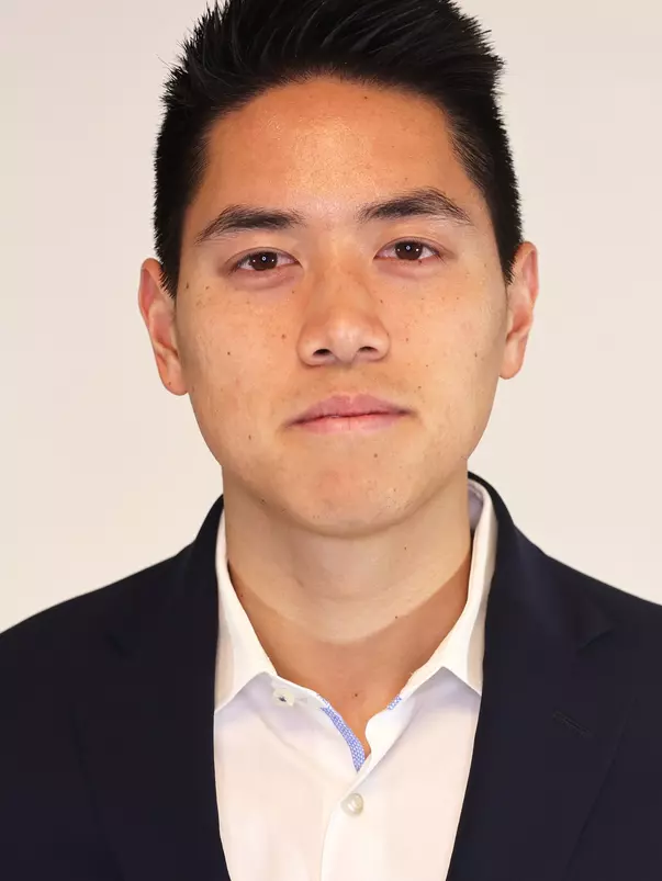 Roger_Chou_Headshot_23