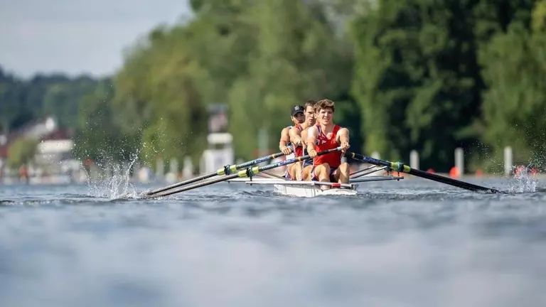 Men's Crew Takes Opening Heat at Henley