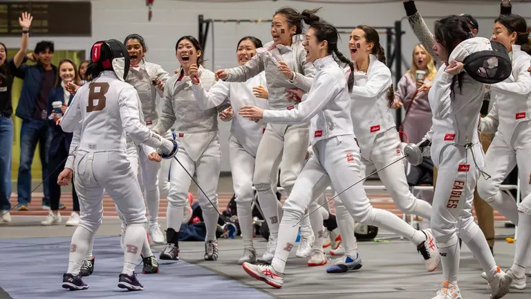 Women's Fencing Collects Three Wins at Brandeis Fencing Invitational