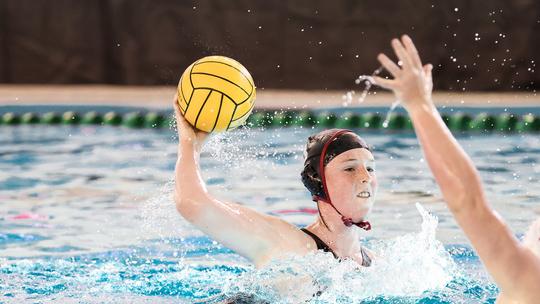 Women's Water Polo Beats Bucknell in CWPA First Round