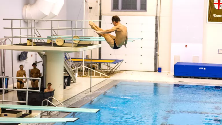 Men's Swimming and Diving Wins the Bucknell Invitational