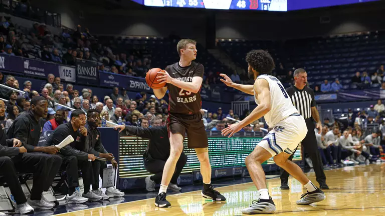 Men’s Basketball Welcomes Bryant and Elms College This Weekend