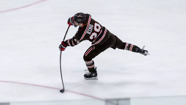 King Records Hat Trick as Men's Hockey Falls at No. 10 Dartmouth
