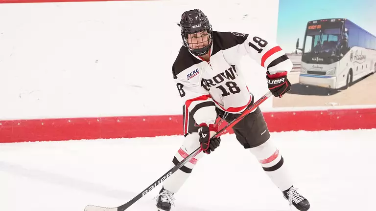 Women's Hockey Closes Regular Season With Loss to Colgate