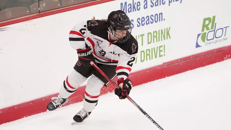 Monique Lyons Named to All-USCHO Rookie Team