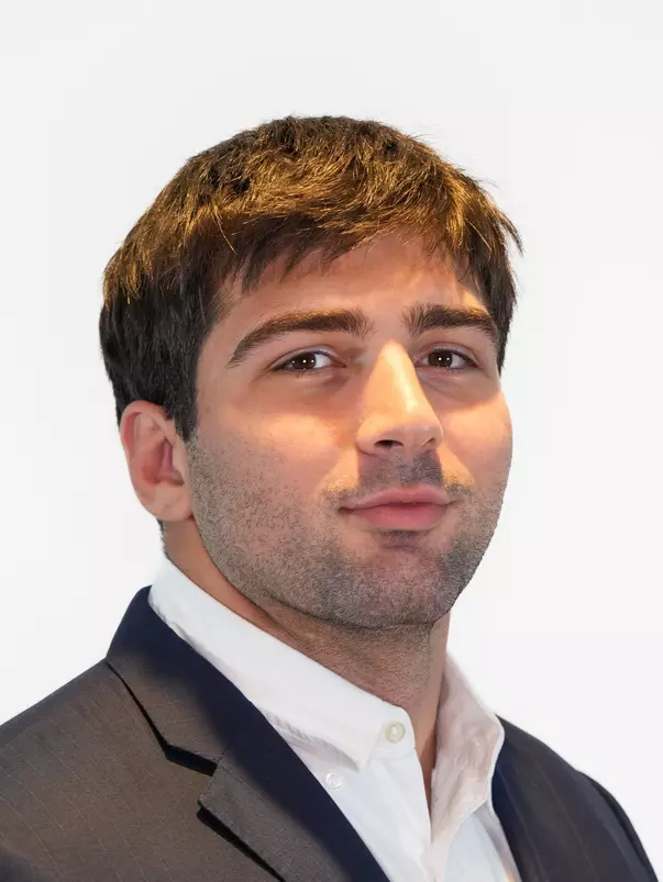 Alex Semenenko Headshot