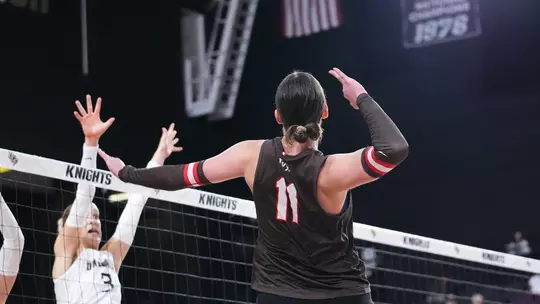 Volleyball Drops First Match of Weekend in Three Sets