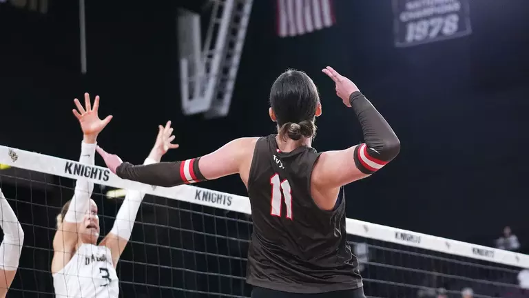 Volleyball Drops First Match of Weekend in Three Sets