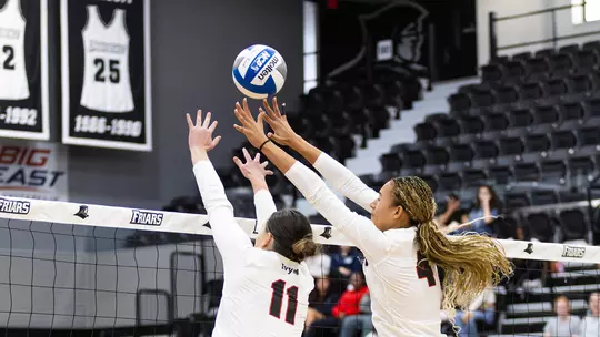 Volleyball Falls at Yale to Begin Ivy Play