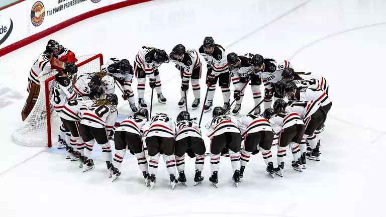 Women's Hockey Skates to a 0-0 Tie at Dartmouth