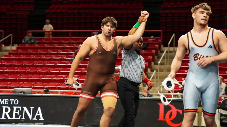 Wrestling Wraps Up Competition at Davidson Duals