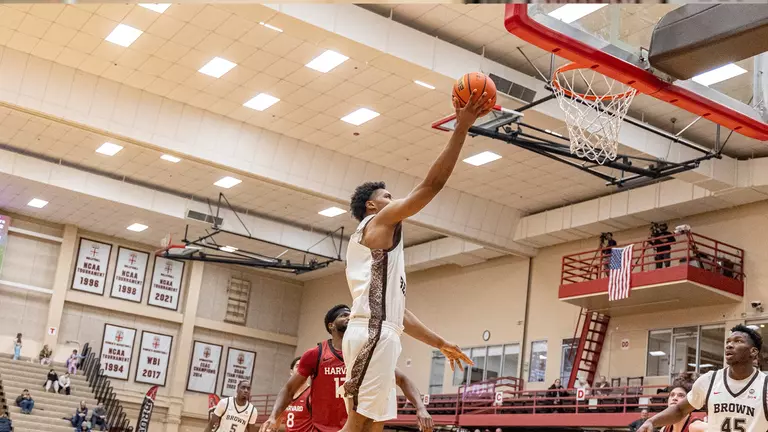 Lewis Scores Career-High 30 Points in Men’s Basketball’s Setback to Harvard