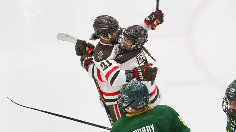 Iginla Shines as Women's Hockey Beats Clarkson, 4-1, on Senior Night