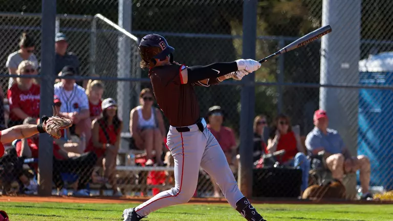 Offensive Outburst in Game Two Lifts Baseball to Doubleheader Split at Dartmouth
