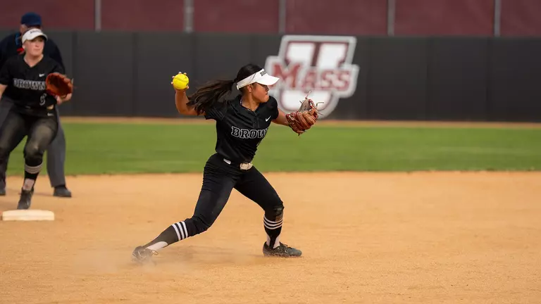 Softball Falls in Tough Battle at Massachusetts
