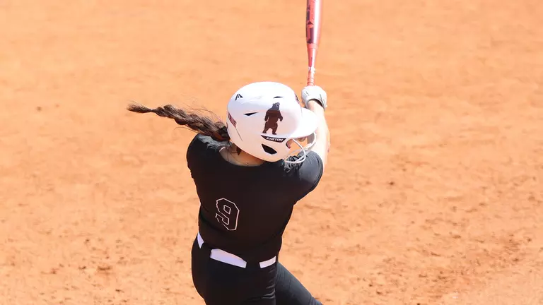 Softball Drops Series Opener at Princeton, 6-2