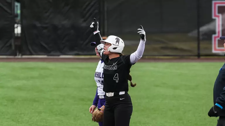 Softball Welcomes Harvard for Weekend Series