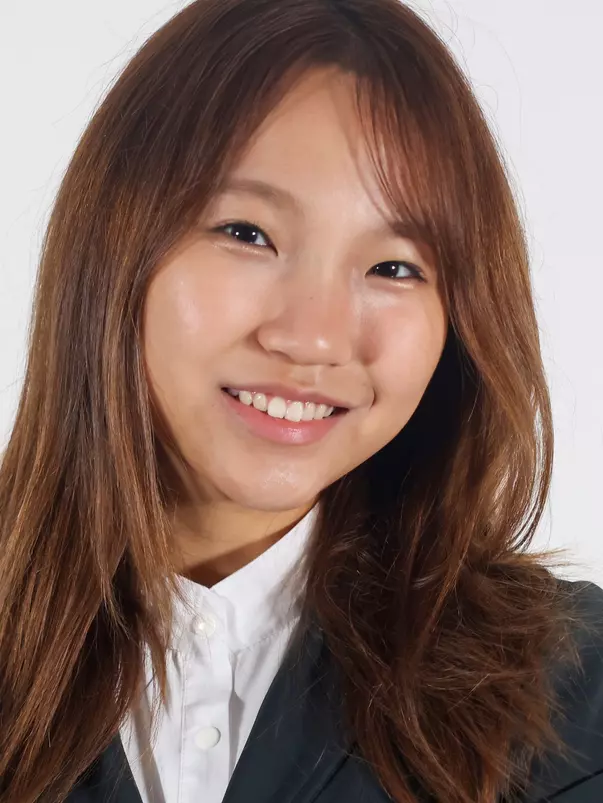 Angela Jin headshot