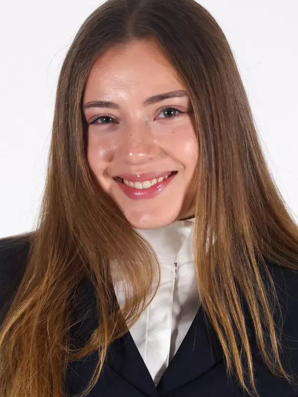 Daria Dolgonos headshot