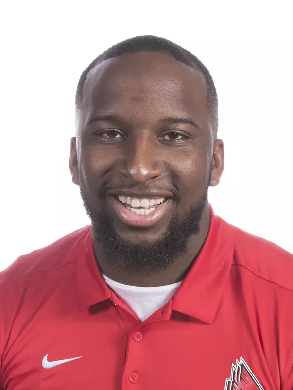 2018 squad, portraits, players, coaches and staff.