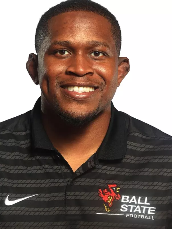 Mayomi Olootu headshot