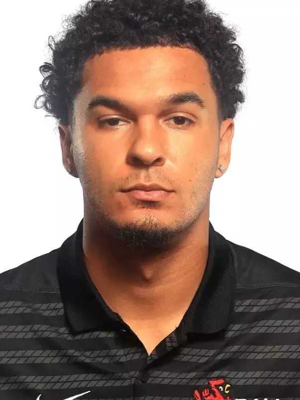 Hayden Summers headshot