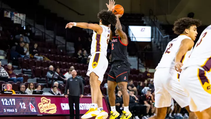 Davion Hill at Central Michigan