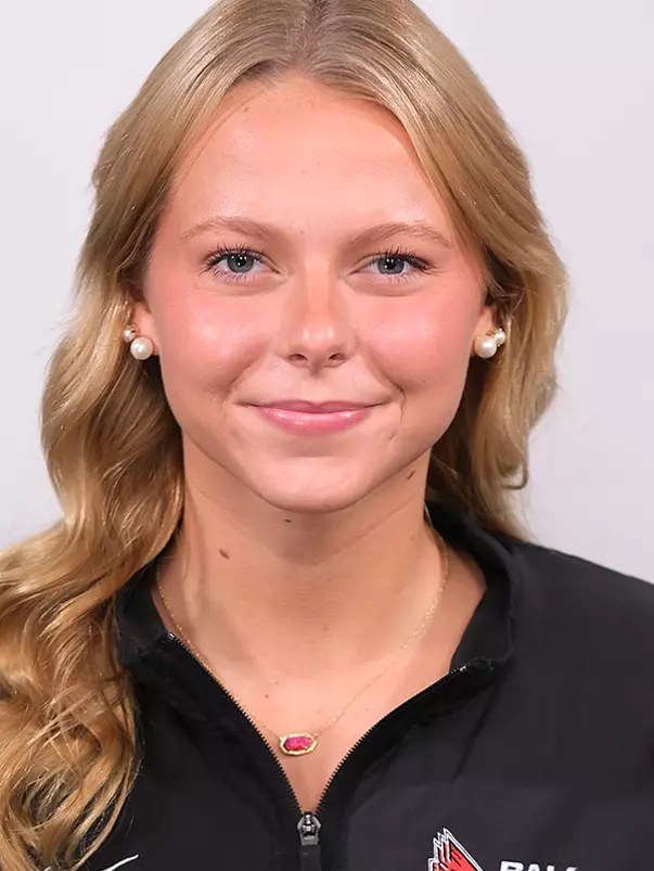Addy Czarnecki Headshot