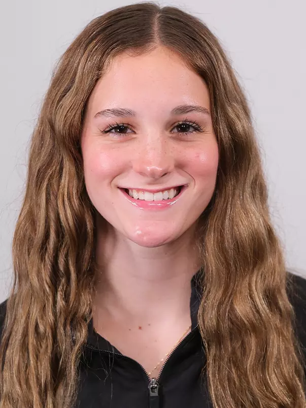 Grace Oertle Headshot