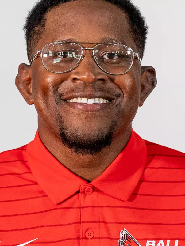 Mayomi Olootu Headshot