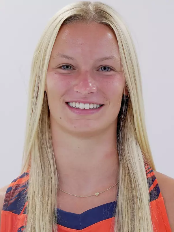 Zoe Carlson-Pietraszek