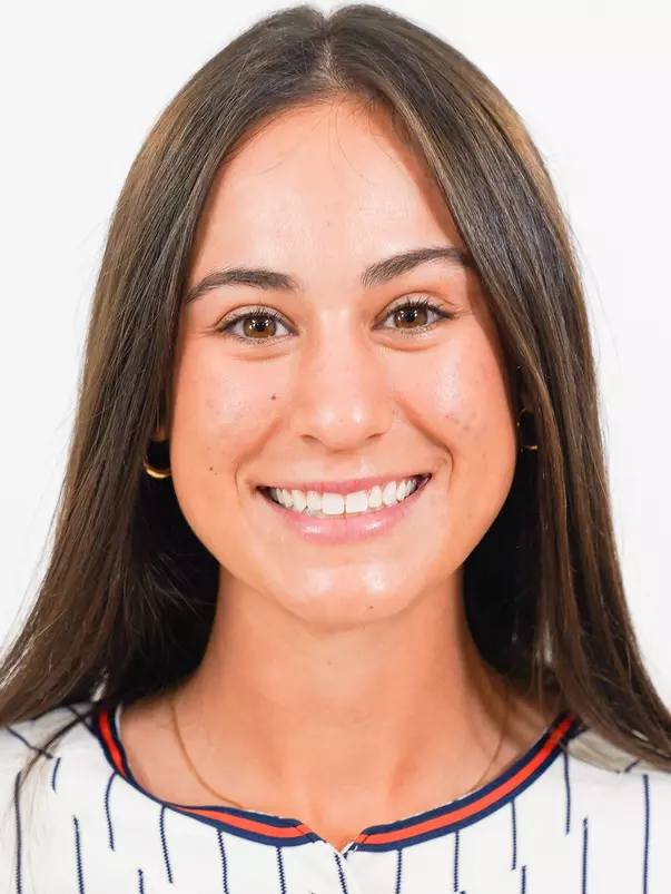 Ava Aguilar Headshot