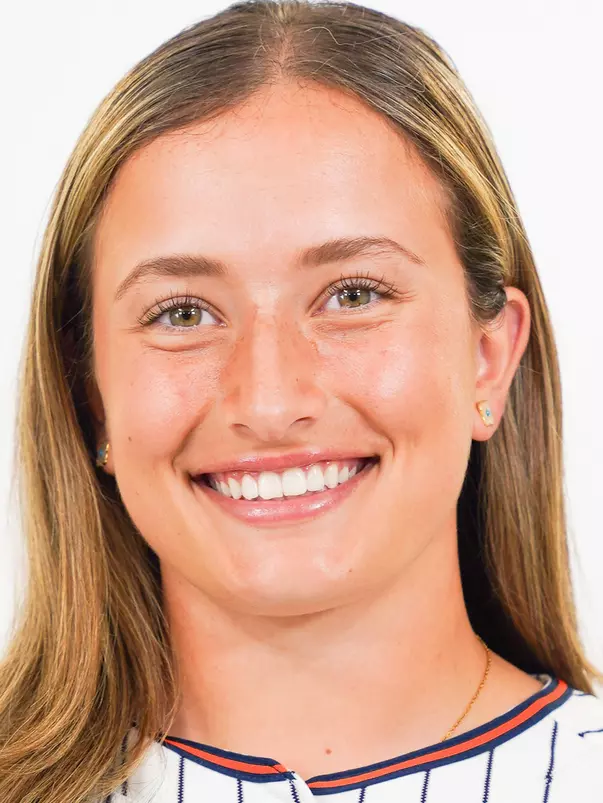 Nicole Lioumis Headshot