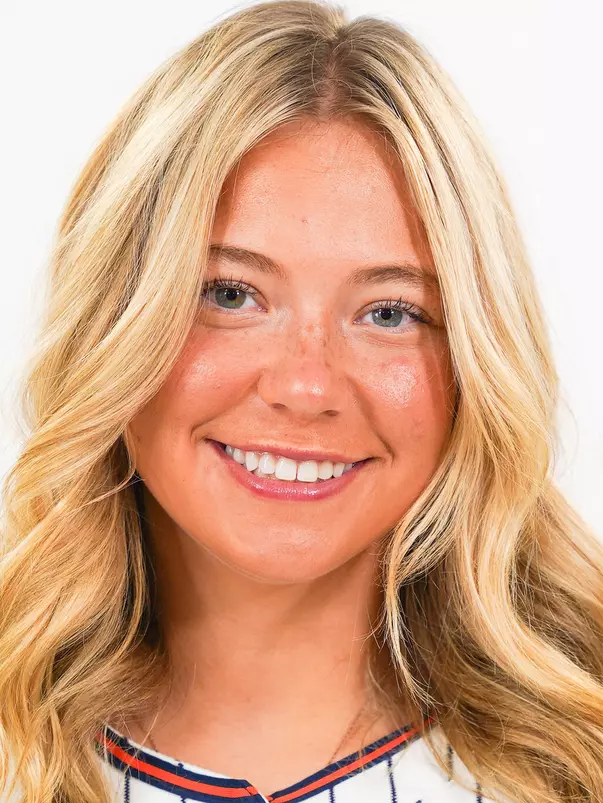 Hailey McCutchan Headshot