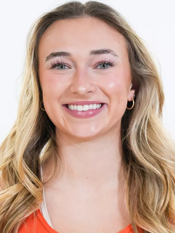 Samantha Cole Headshot