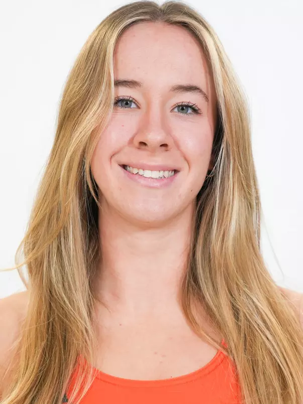 Isabella Johns Headshot