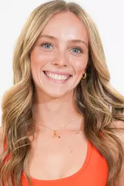 Alexa Goll Headshot
