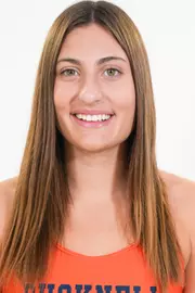 Clara Knab Headshot