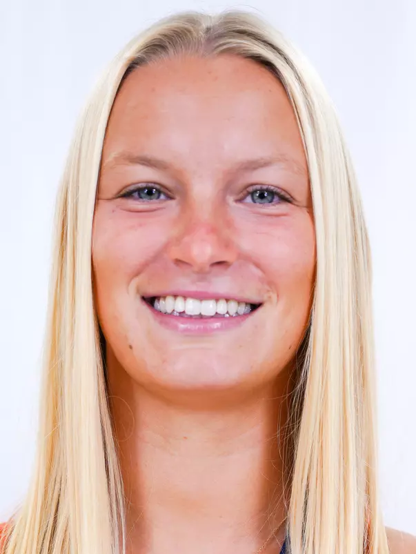 Zoe Carlson-Pietraszek