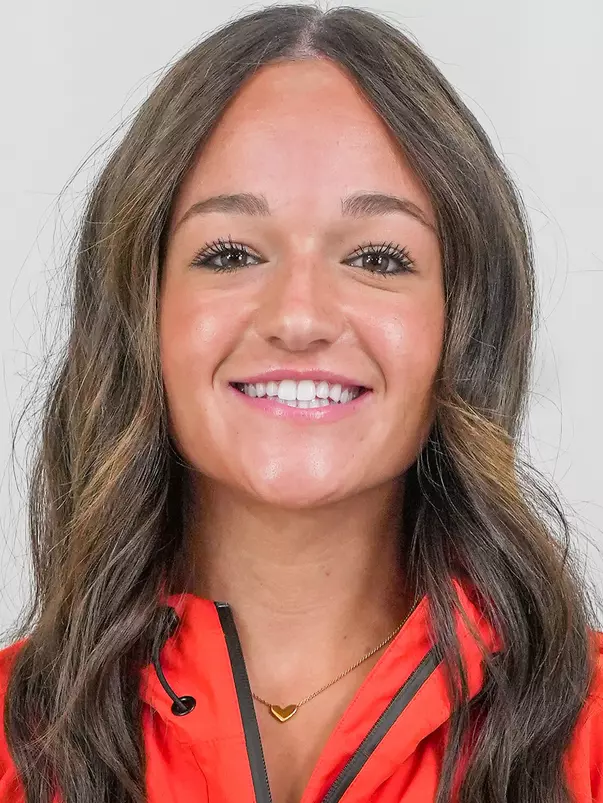 Grace Vives Headshot