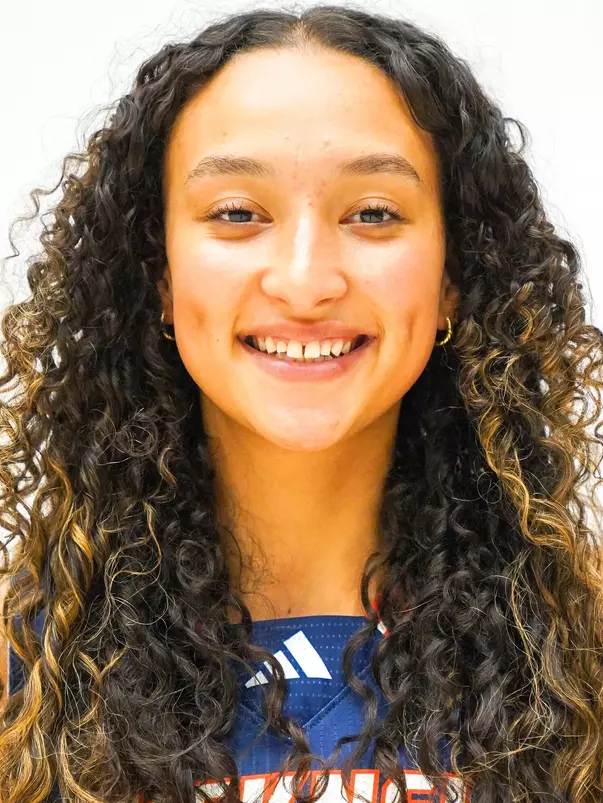 Desirae Ashton Headshot