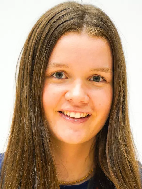 Elena Houghton Headshot