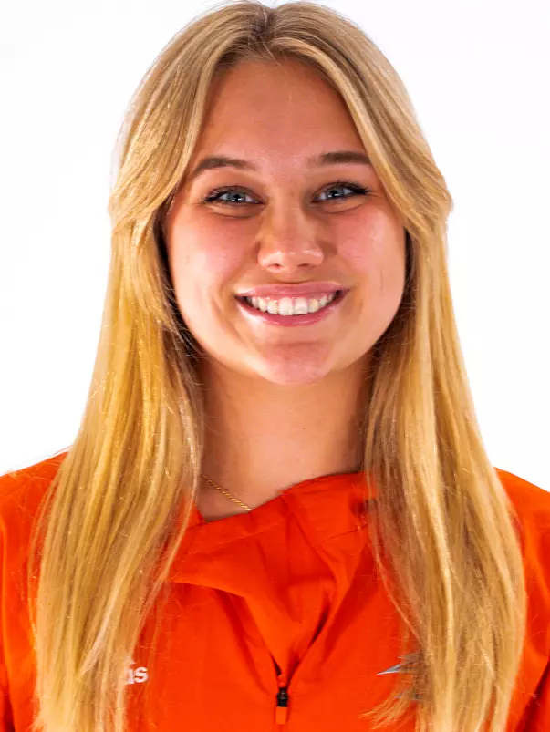 Sydney Dettmann Headshot