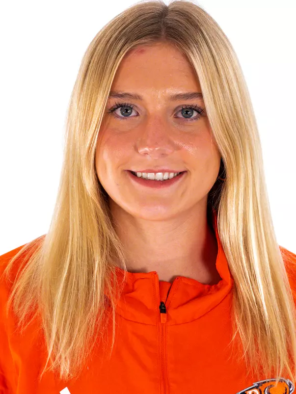 Dea Mielenz Headshot