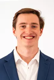 Alex Crossing Headshot