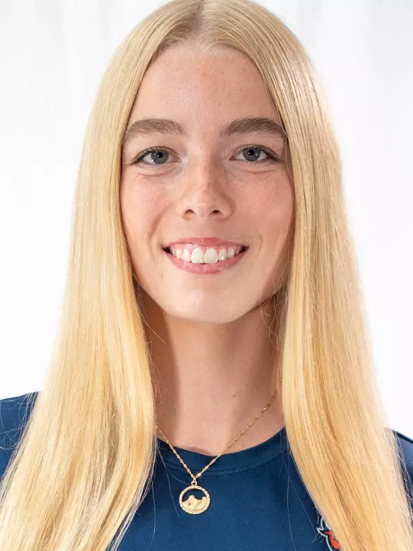 Riley Tucker Headshot