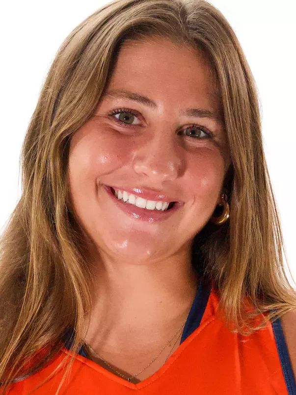 Bella Notaro Headshot