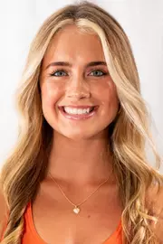 Laura Posh Headshot